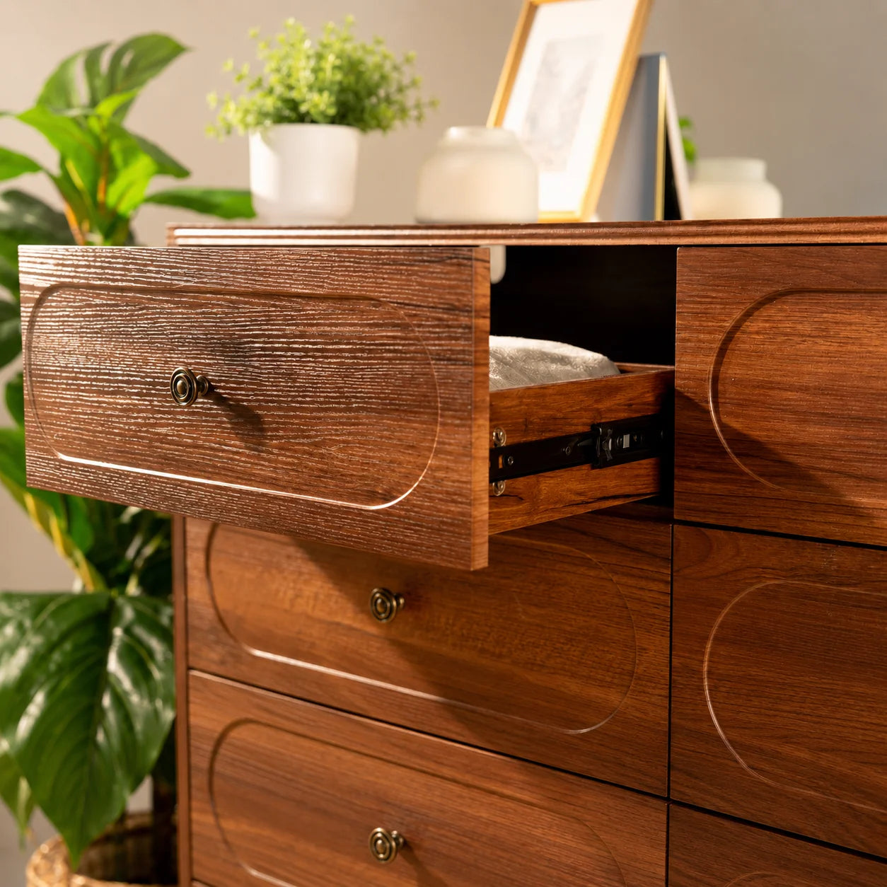 Stylish Mid-Century Modern 6-Drawer Dresser
